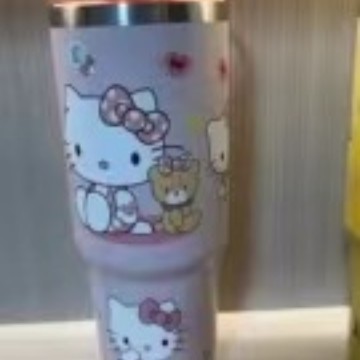 [una] helado postre tazón de fruta yogur tazón de ensalada sensación tazón de desayuno cubiertos de cerámica Otros