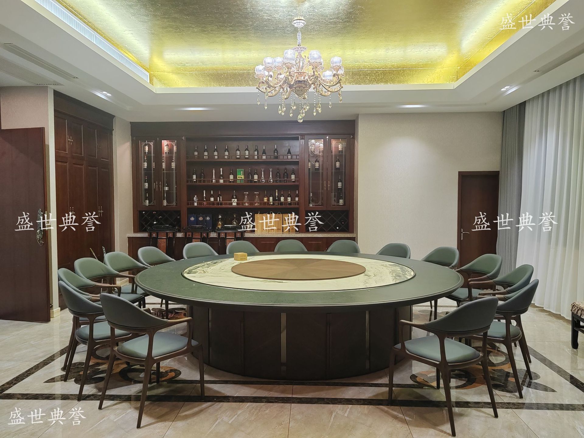 Taizhou hotel and catering furniture manufacturer direct sales: New electric dining tables for seafood restaurants, high-end solid wood round tables for clubs pic 8