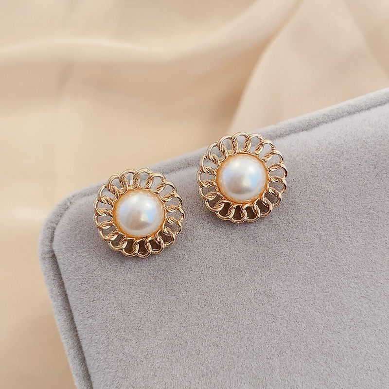 Pendientes de perlas, pendientes de estilo caliente, lujo ligero, pendientes simples de celebridades de Internet, accesorios de Yiwu, venta al por mayor
