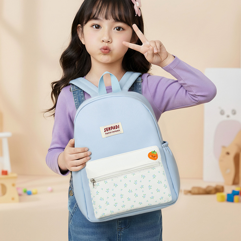 Literatura y arte frescas pequeñas flores cortadas mochila de niños y niñas, mochila de estudiantes de escuela primaria de color extranjero 2026 nueva mochila infantil