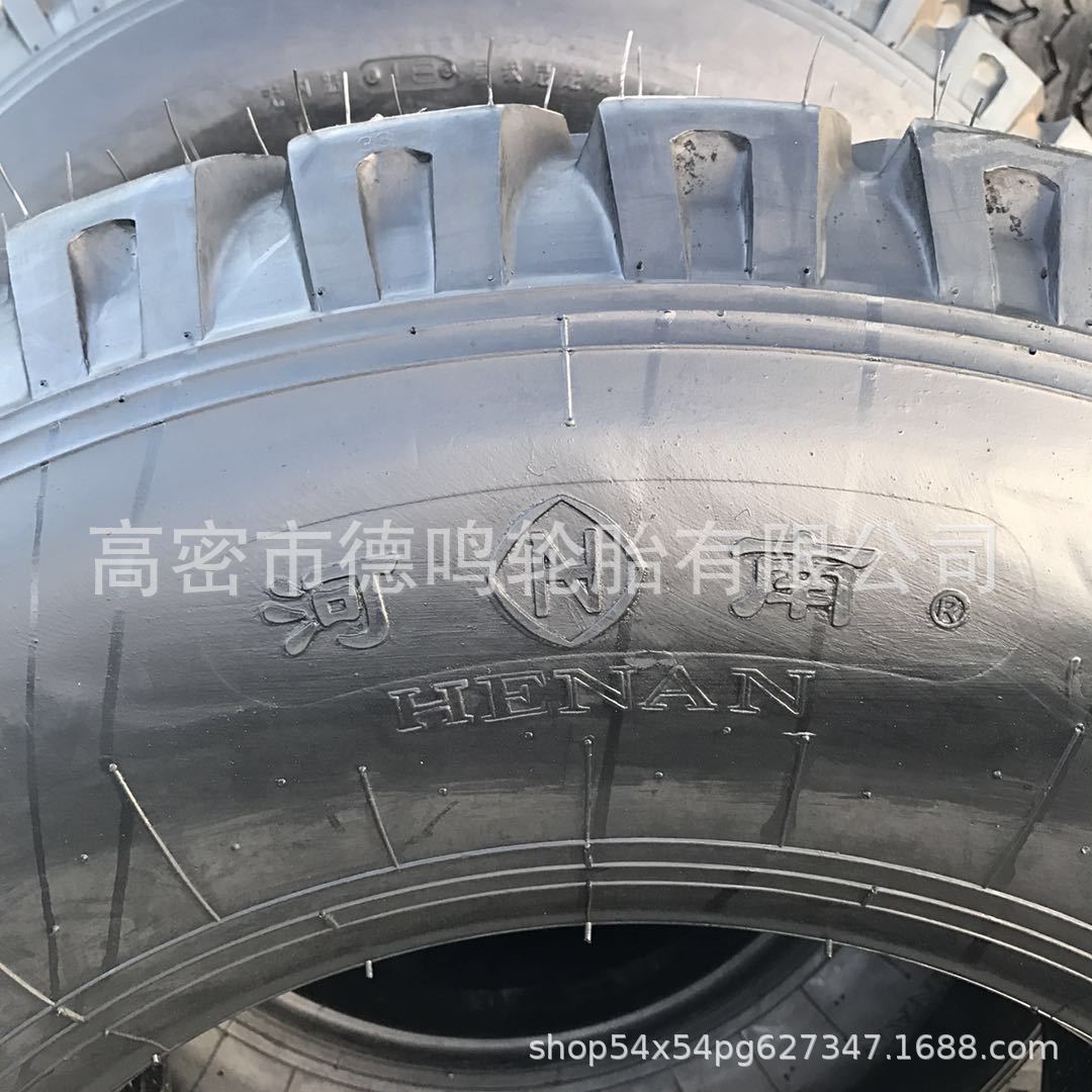 Suministro Fengshen neumático de camión oblicuo 18-22.5 nuevo neumático de la máquina de reacondicionamiento 18-22.5 neumático del petrolero