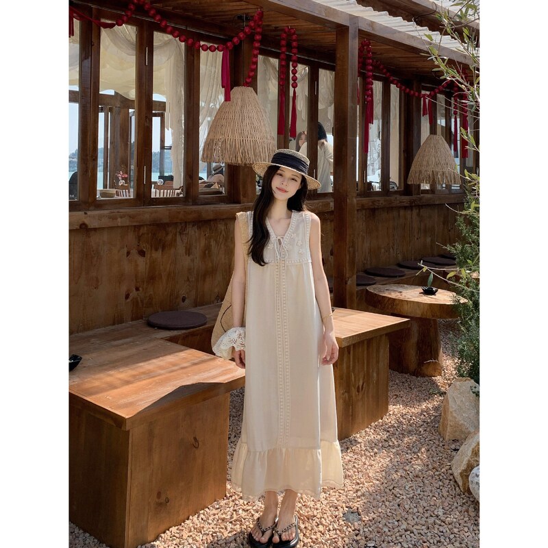 Real Shot~Korean-Style Gentle Lace Design with Contrasting Color and Elegant Drawstring Dress for Women, Loose Fit, Slimming Mid-Length Dress