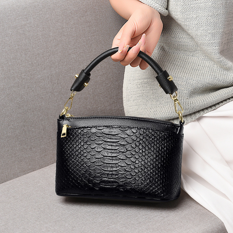 French-Style Light Luxury Shoulder Bag for Women, Cross-Border Niche Snakeskin Pattern Handbag, Versatile Fashion Crossbody Commuter Bag for Women