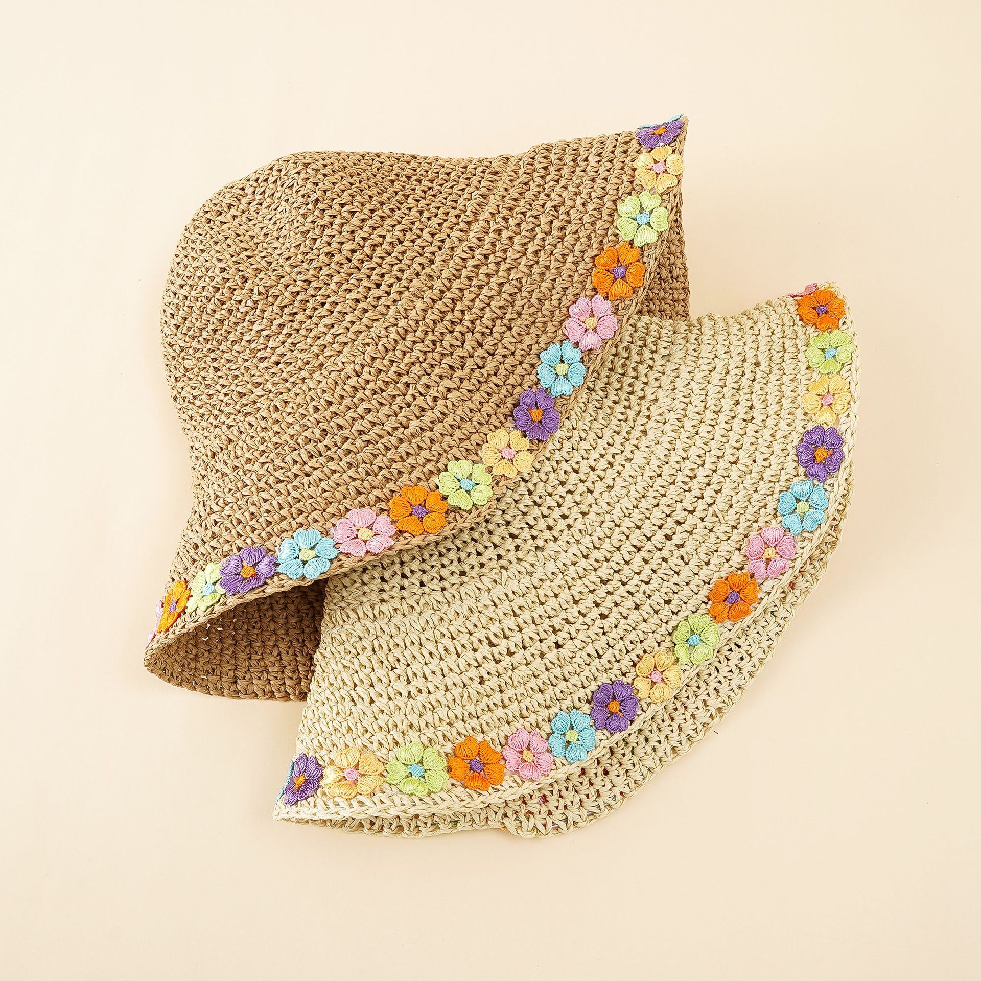 Verano nuevo sombrero de paja de seis colores de flores de paja sombrero femenino dulce pescador sombrero de vacaciones de estilo coreano