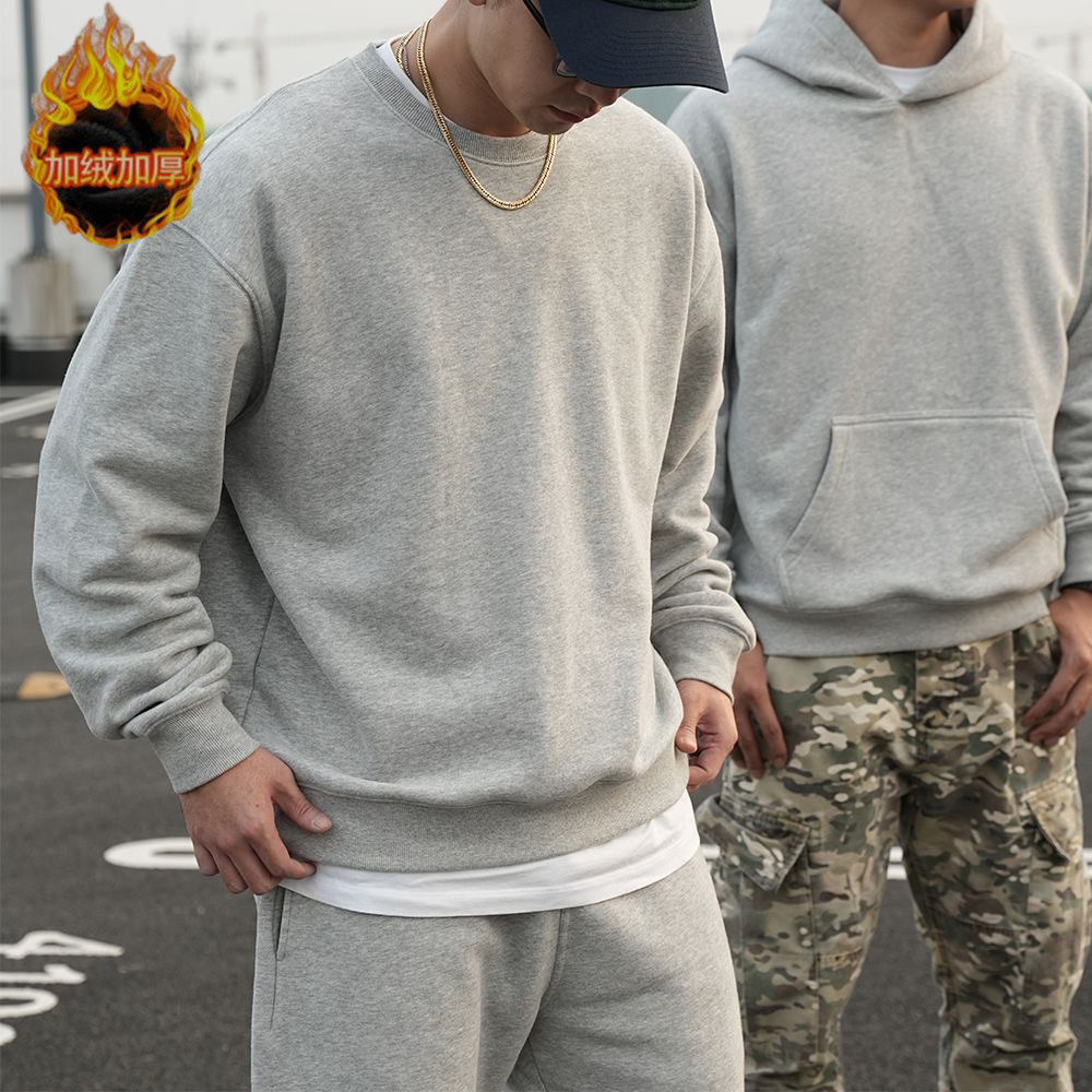 Camiseta de moda callejera americana suelta gris pálido chaqueta con capuzas camiseta de manga larga para hombres y mujeres otoño y invierno pareja ropa de moda