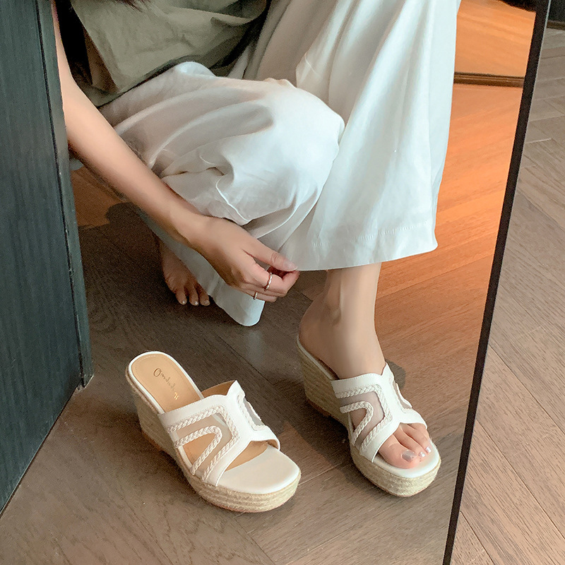 màu trắng ngà