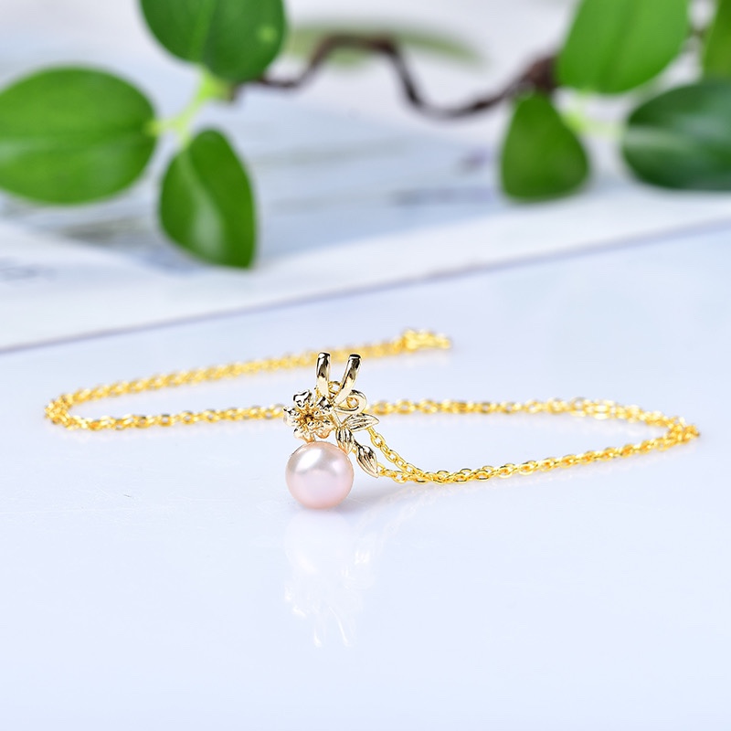 Natural freshwater pearl pendant, simple 14K gold infused flower, beautiful moon, round color preservation pearl pendant, niche, versatile, and minimalist