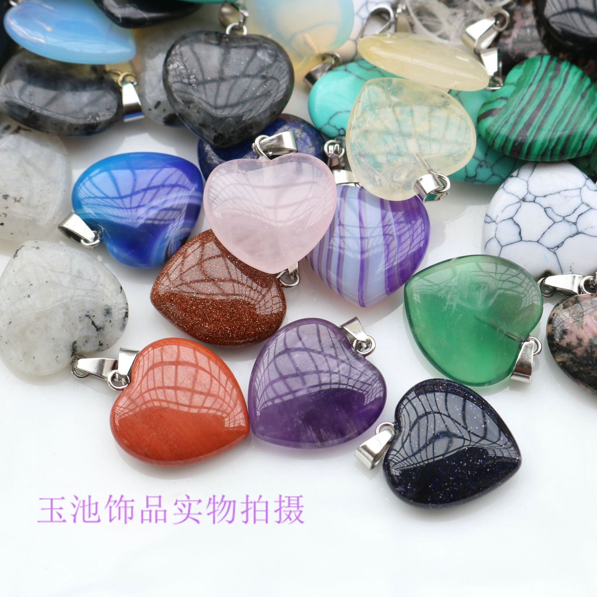 Venta transfronteriza de amor amor amor amoroso colgante verde Dongling pequeño corazón de melocotón colgante orejas accesorios diy