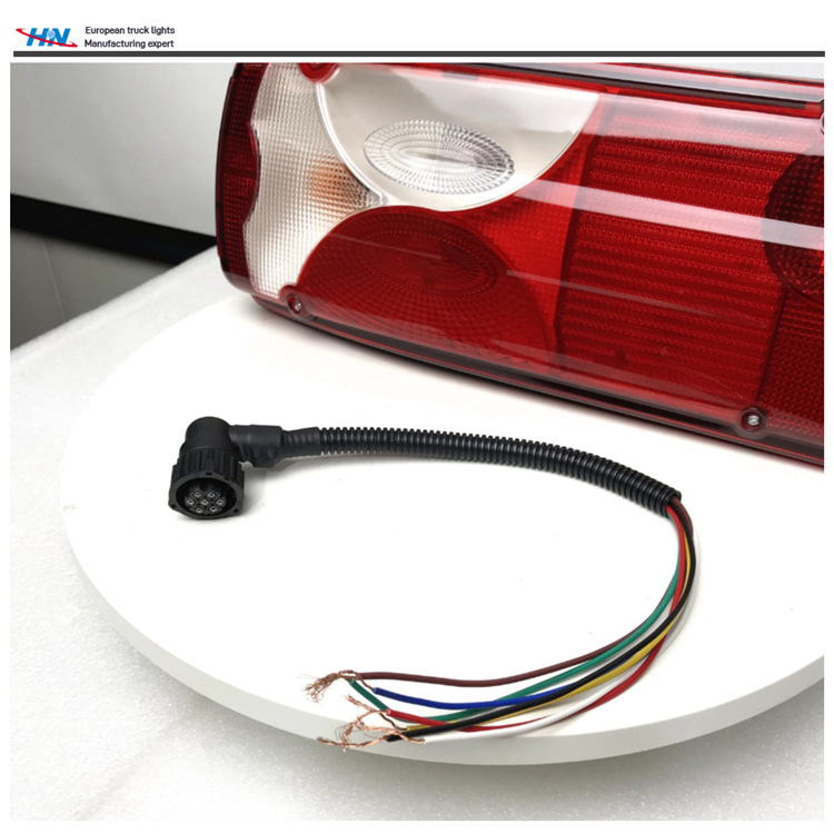 Enchufe de luz trasera para camiones Scania Lámpara de freno Scania redonda G440P410P420G450