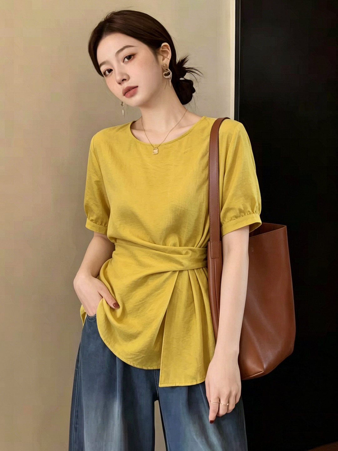 Áo thun nữ tay ngắn cổ tròn phom suông, thiết kế vai thẳng eo xếp li — xanh lam