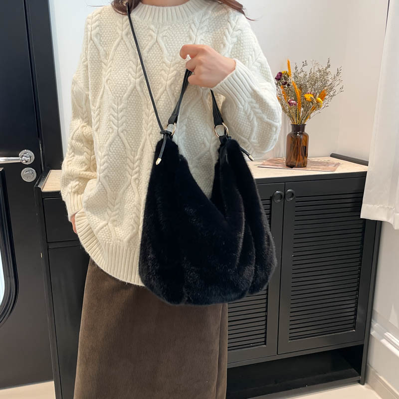 Plush women's new handbag, single shoulder crossbody bag, large capacity, autumn and winter casual tote, plush bag_voghion.com