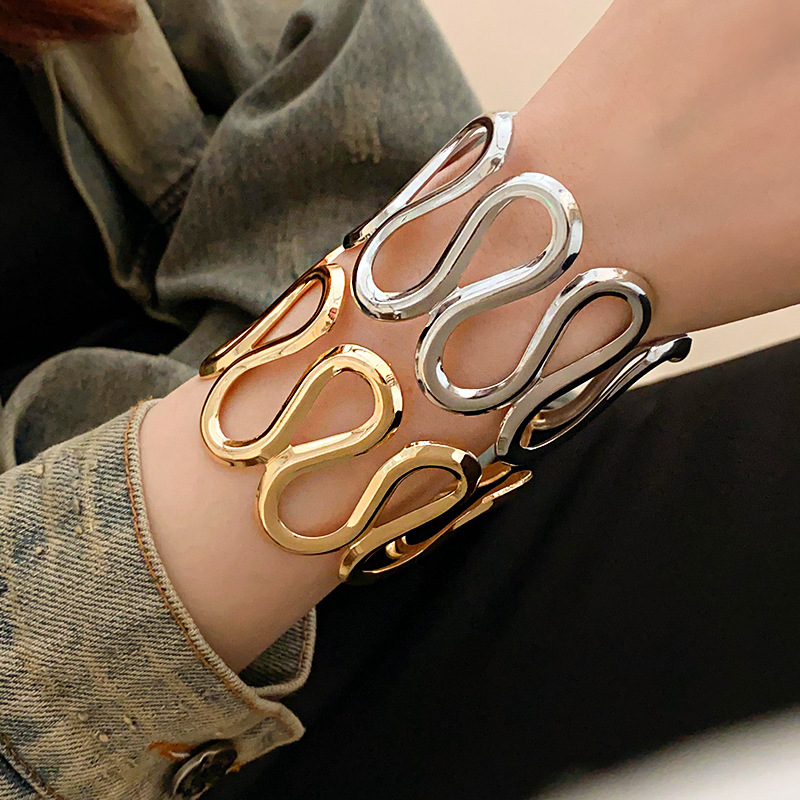 Elegant Exaggerated Geometric Alloy Bangles Wholesale display picture 1