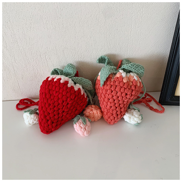Finished crocheted wool strawberry bag cute new women's bag trendy creative woven bag fashion shoulder messenger bag