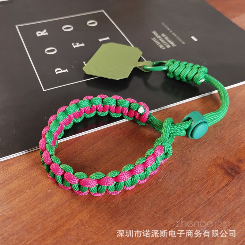 짧은 스타일 [로즈 레드 및 그린] 조절 가능한 땋은 끈 + 녹색 클립