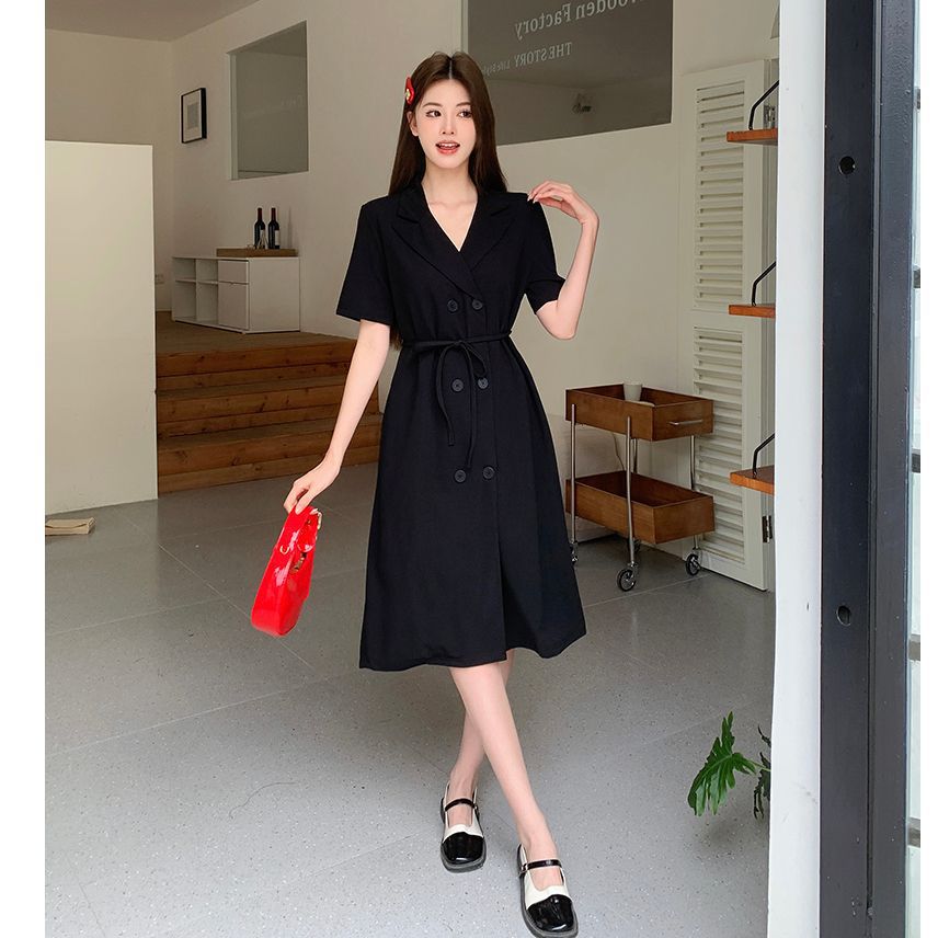 赫本风连衣裙女2025夏季新款法式小众设计感气质收腰显瘦连衣裙