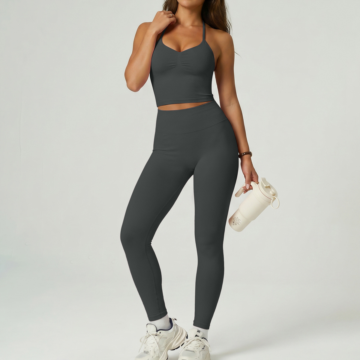 Trajes de yoga transfronterizos trajes de ejercicios colgantes cuello expuesto cintura cojín de pecho cinturón pantalones cortos pantalones de ropa interior deportiva set de yoga