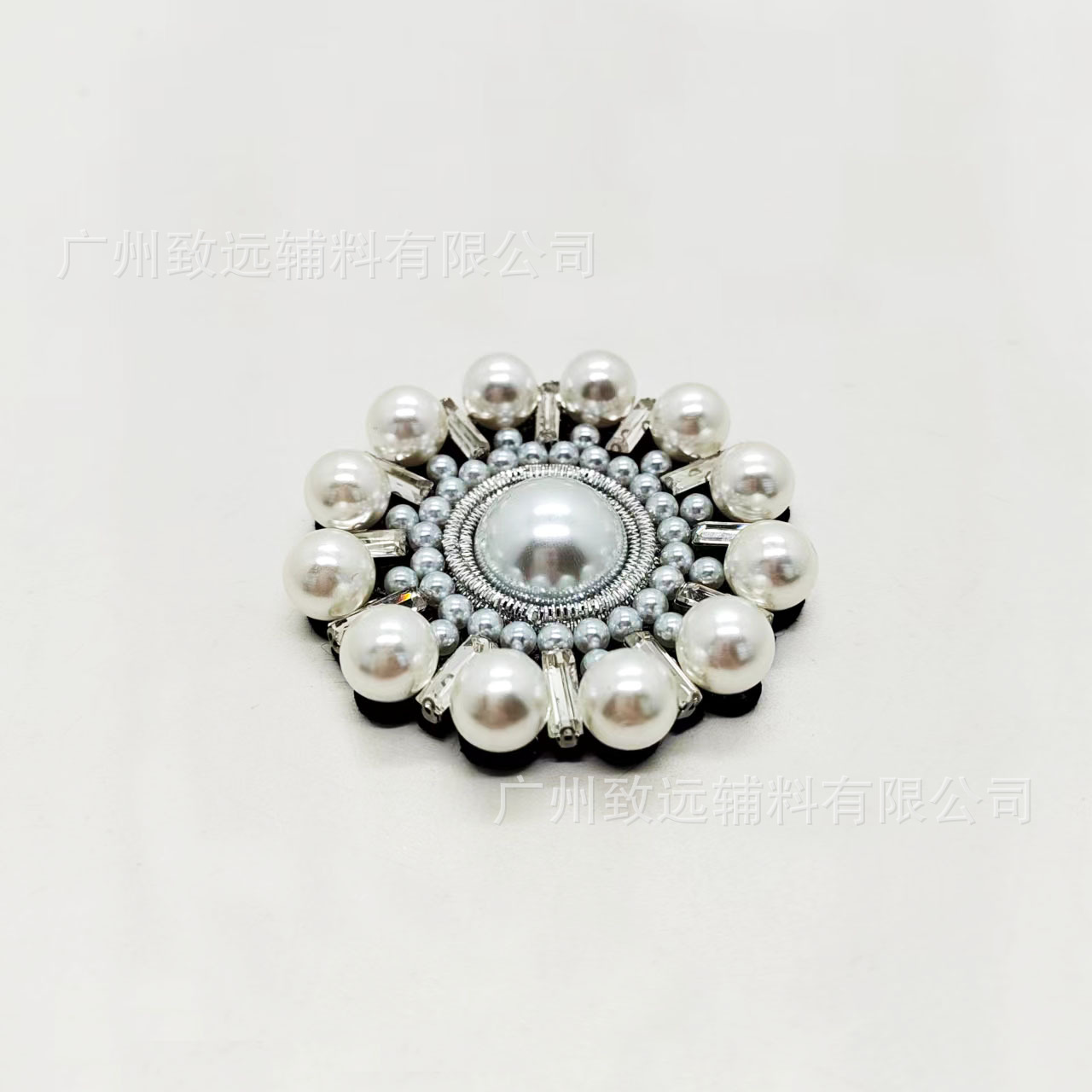 Venta directa de fábrica de nuevos broches de perlas y diamantes de imitación con forma de flor, parches de tela con cuentas hechos a mano para zapatos, vestidos, bolsos, pantalones y accesorios de calzado. image 4