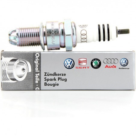 Suitable for Volkswagen Golf 4 spark plug 101000051AA F7LTCR/ 0241235752-000