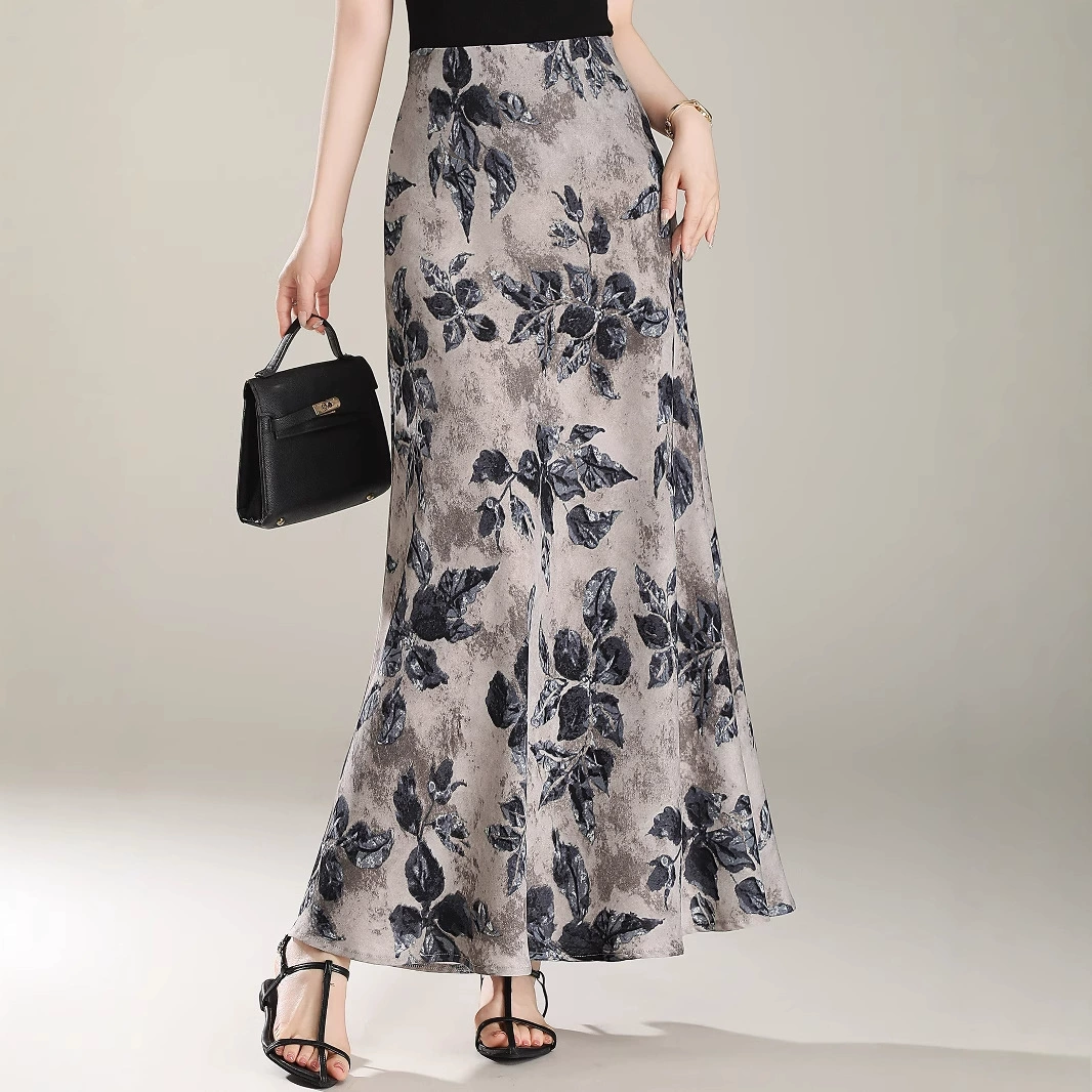 Summer long skirt, bright catchy style, high-quality style, hip-accented, "fish tail" cut