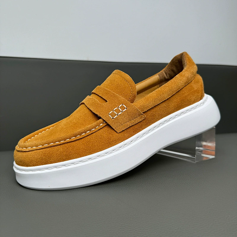 Бобовые ботинки на белом фоне мужские 2024 новые весенние мужские повседневные кожаные ботинки