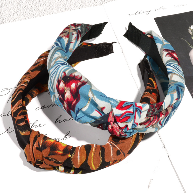 Retro Bronzing Leaf Printing Hair Band display picture 4