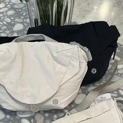lululemon磁吸包3L运动斜挎包健身骑行腰包尼龙饺子单肩挎包