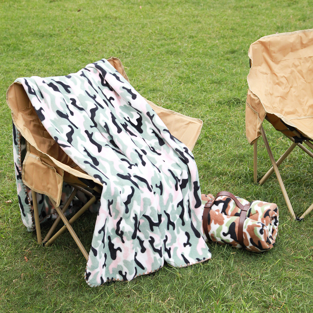 跨境专供仿羊绒毛毯双面三角针锁边羊驼绒毯户外保暖休闲旅行盖毯