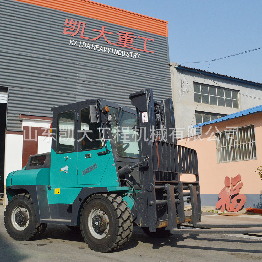越野叉车厂家供货3吨4吨四驱四轮后转向柴油叉车工地装卸搬运车