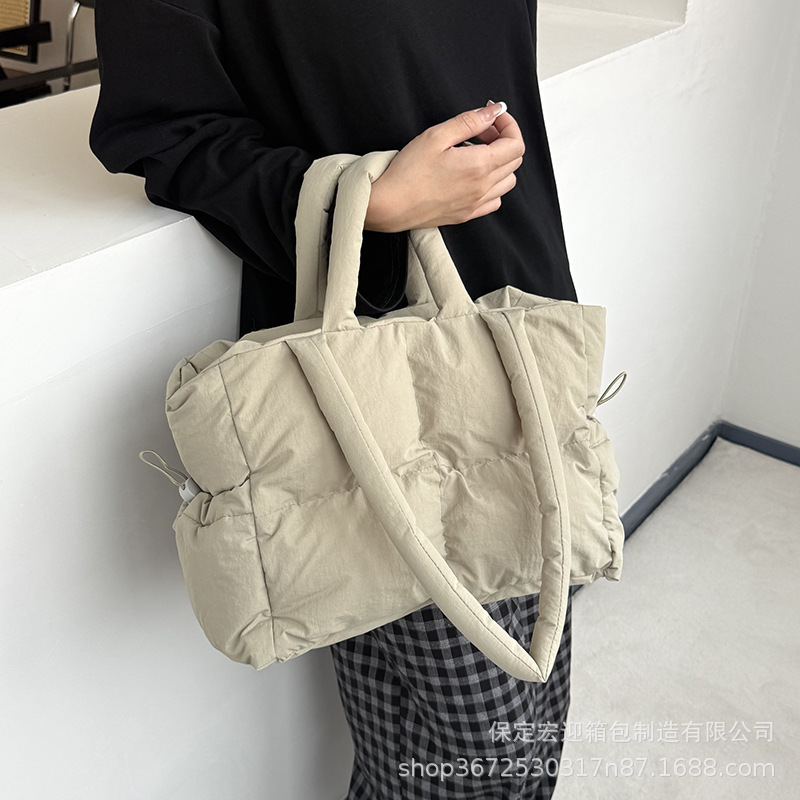 跨境2025新款潮腋下单肩包休闲大容量棉服包包女手提云朵托特包包|undefined