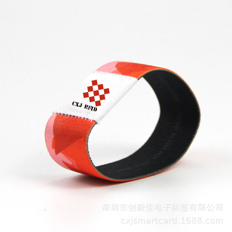 Hd7e0952fd02245459d1e90595bf34