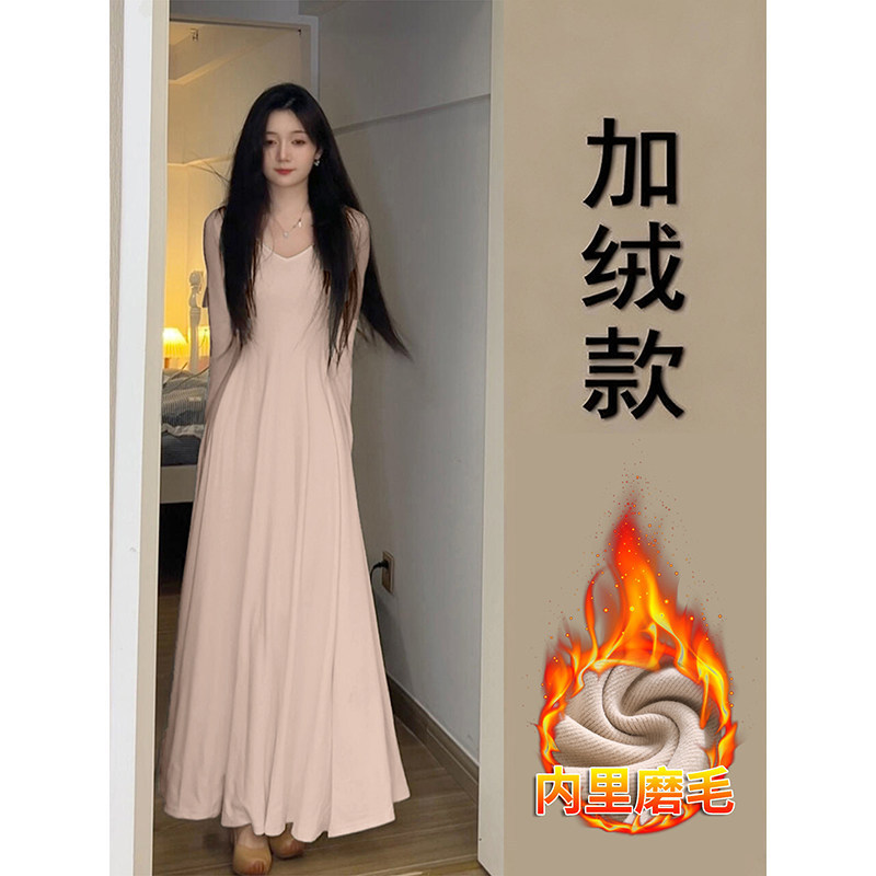 Milky White Extended Bell Sleeve Knit Dress for Autumn and Winter 2025, Paired with a Long Skirt, Korean Style Old Money Outfit