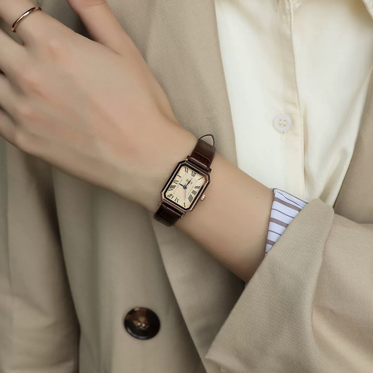Quartz watch Swiss style, square retro dial, small dial, genuine leather strap