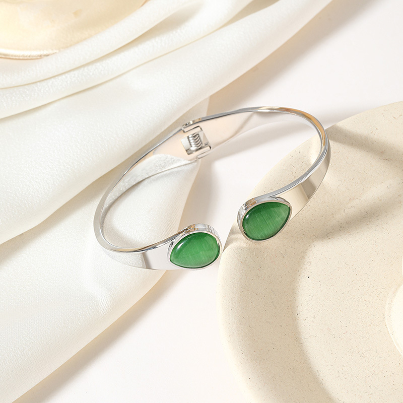 Holiday, Daily Occasion Vacation Simple Style Solid Color Titanium Steel Cat's Eye Stone Bangle In Bulk