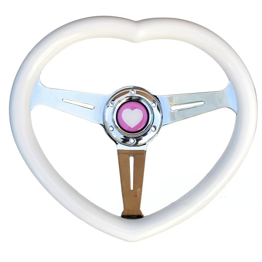 하얀 하트 모양의 핸들