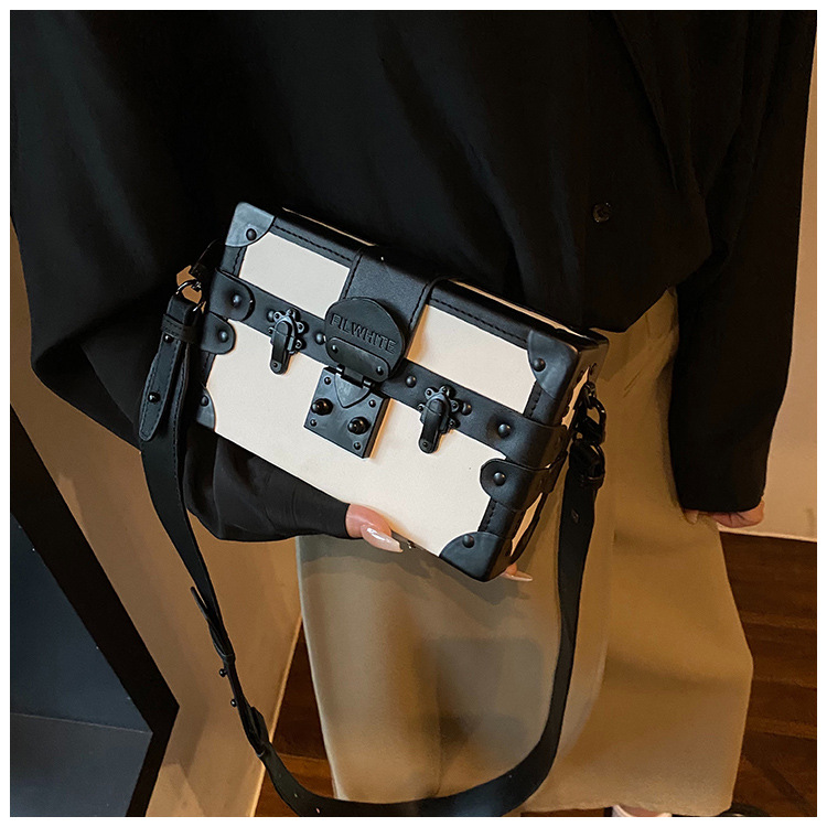 Korejský styl trendy značky kontrastní barevné box bag 2024 malá svěží hongkongská módní crossbody dámská taška s texturovaným zámkem přes rameno_voghion.com