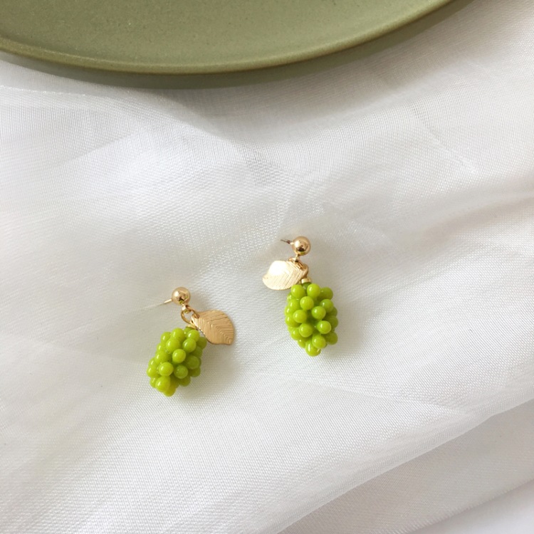 Cute Green Grape Fruit Stud Earrings display picture 2