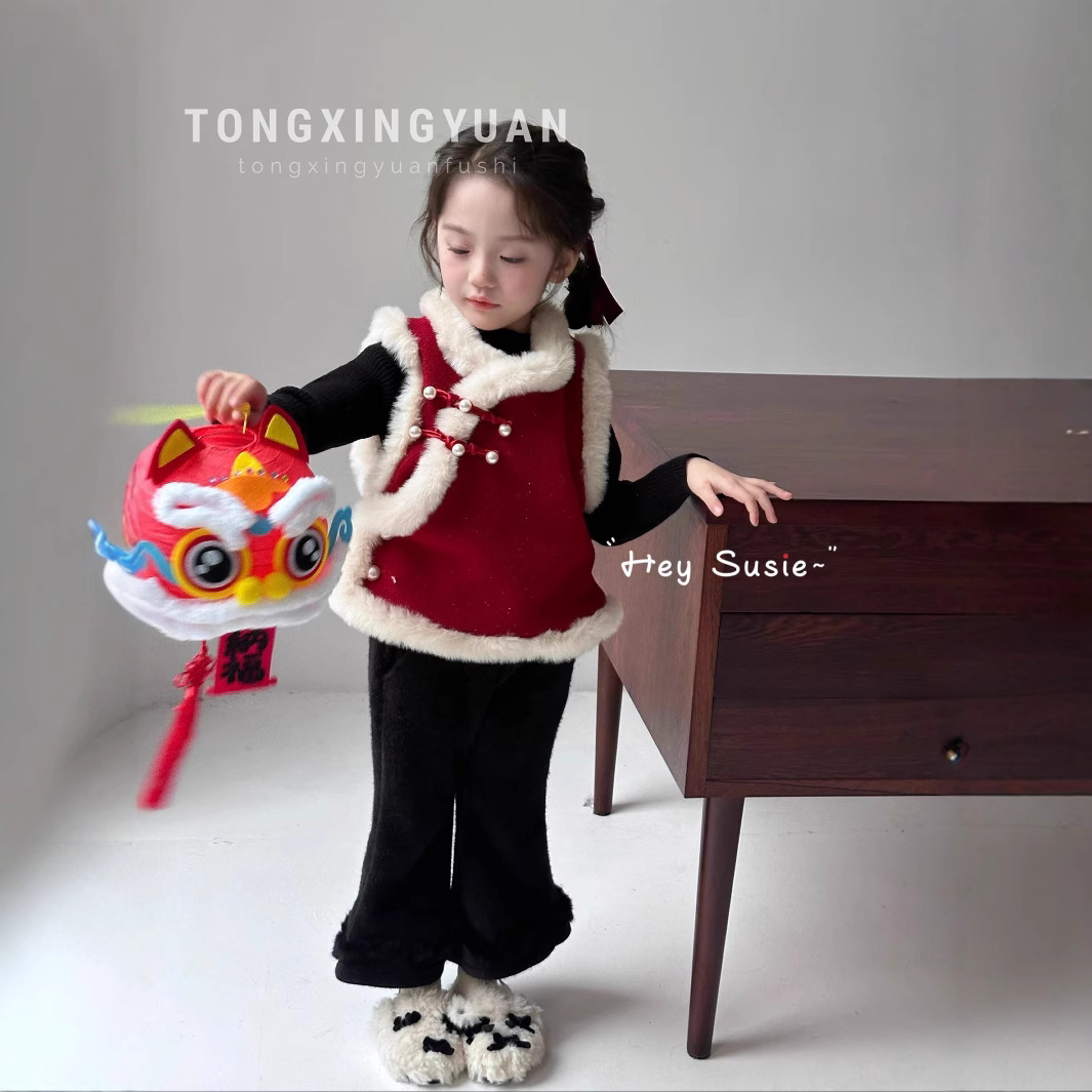 Estrella infantil disco de botón de vello nuevo chaleco rojo chino con mangas de lana para celebrar el invierno 2025 ropa de Año Nuevo