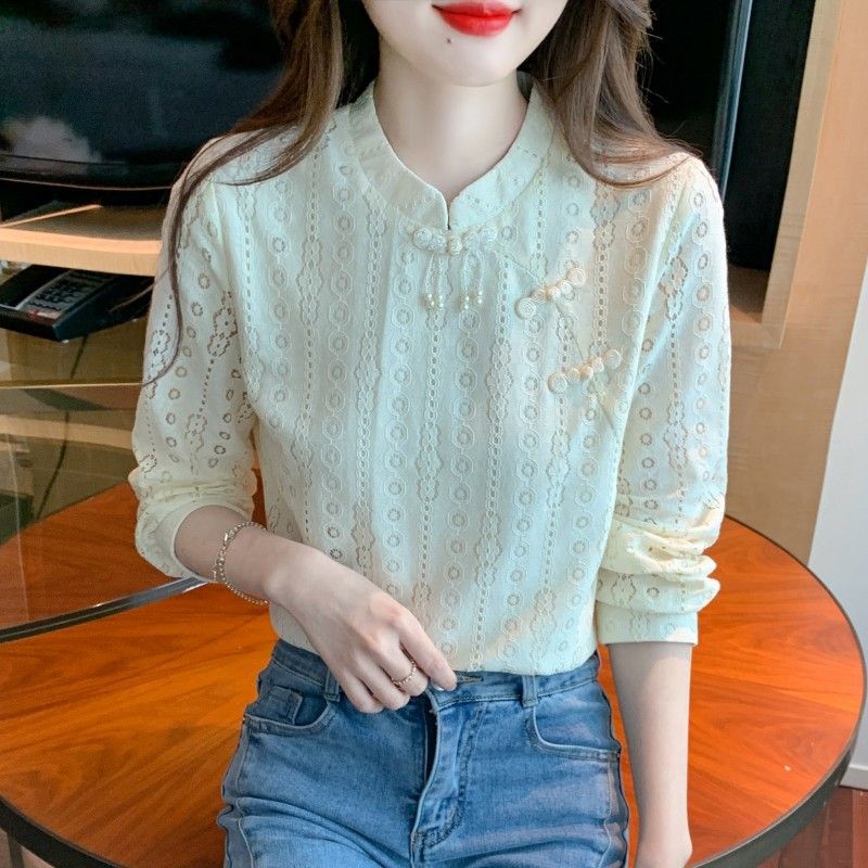 2026 Autumn/Winter New Arrival: Crochet Hollow-Out Chic Chinese Cheongsam Stand Collar Lace Base Layer Top with Fleece Lining and Thickening