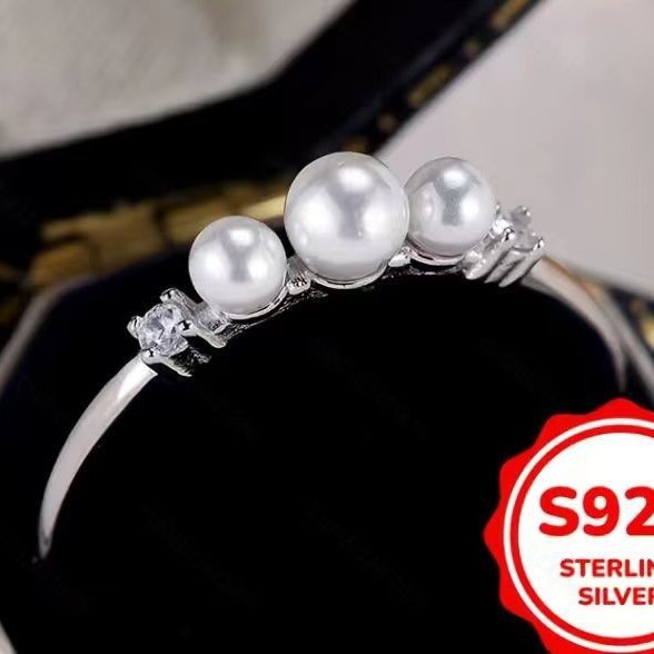 Timeless Natural Pearl Ring With Diamonds For Women Elegant Style_voghion.com