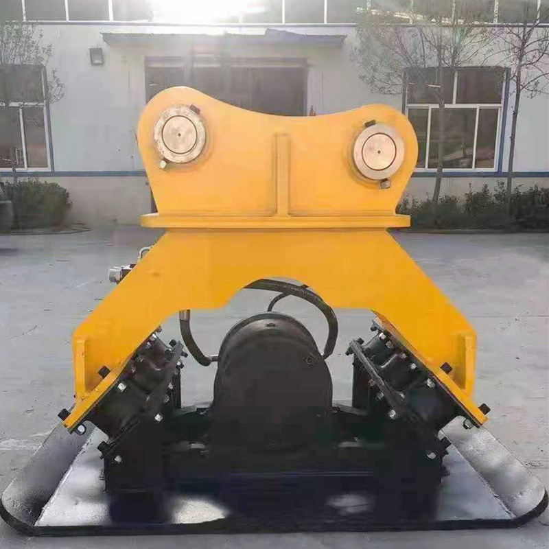 小型挖掘机配件液压夯实器工程市政钩机30吨平板振动夯平板夯