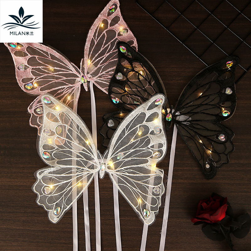 Qixi Nueva simulación de baile bordado tridimensional encaje mariposa luminosa DIY ramo decorativo caja de regalo Accesorios