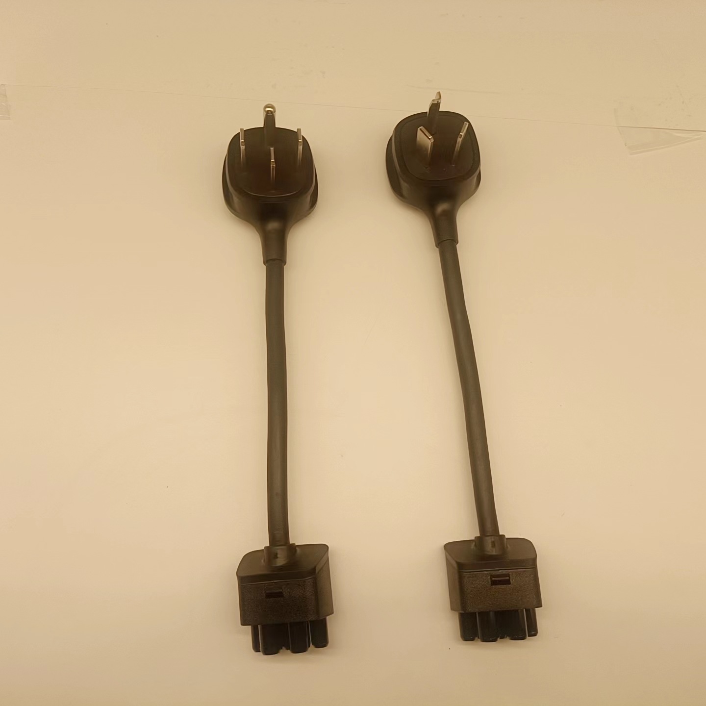 特斯拉充电桩转换插头线奥插3芯4芯新能源转换插头