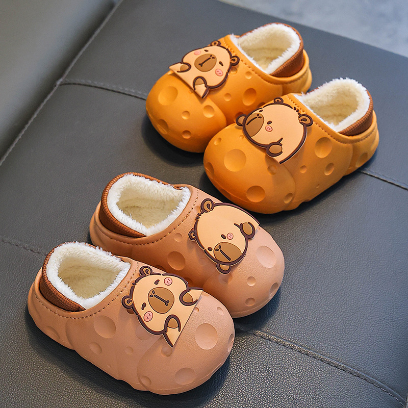 Capibara invierno zapatillas de algodón para niños, calentamiento y terciopelo impermeable, bolsas caseras para niños, zapatos de algodón de tacones
