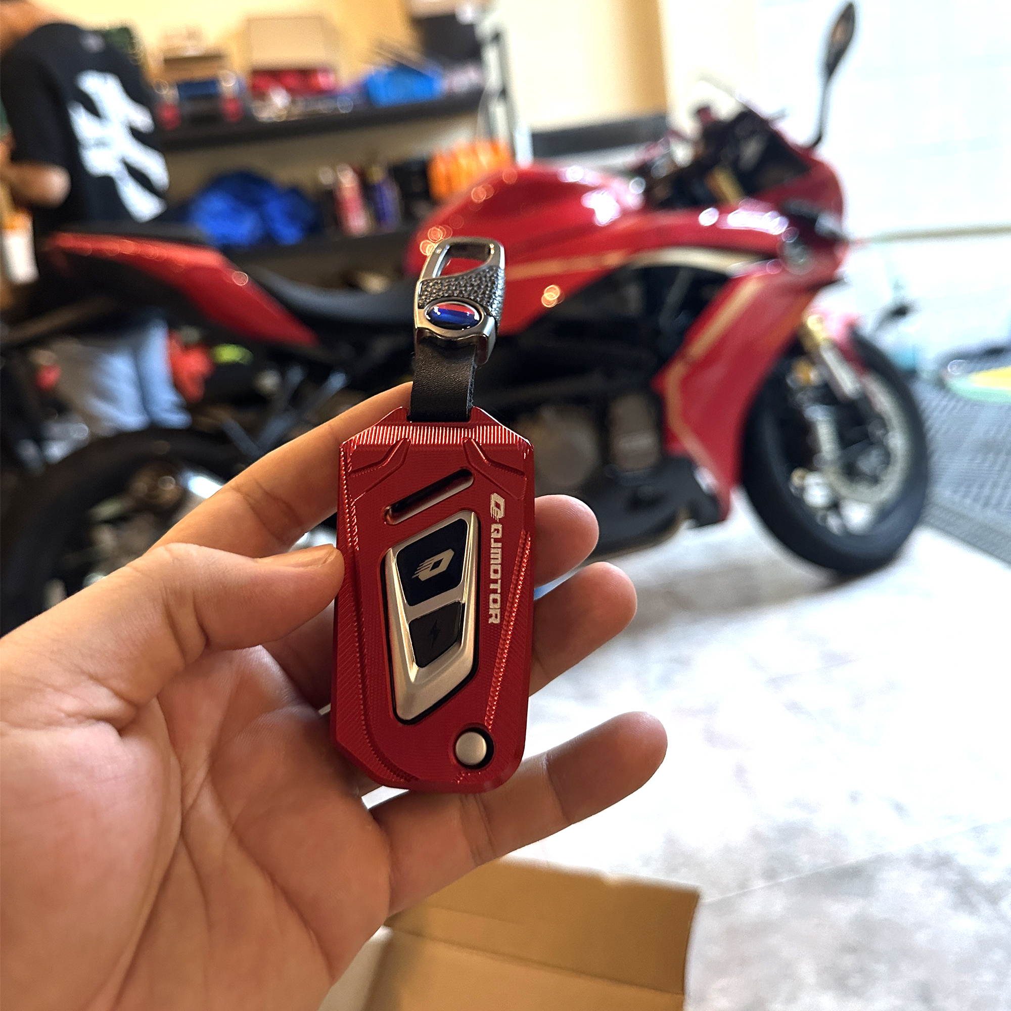 Suitable for Qianjiang Sai 600 Key Shell, New Sai 600 Key Cover, Zhui 600 Aluminum Alloy Keychain, Sai 600 Modification