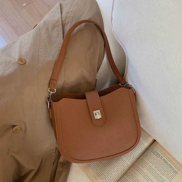 Brown pendant
