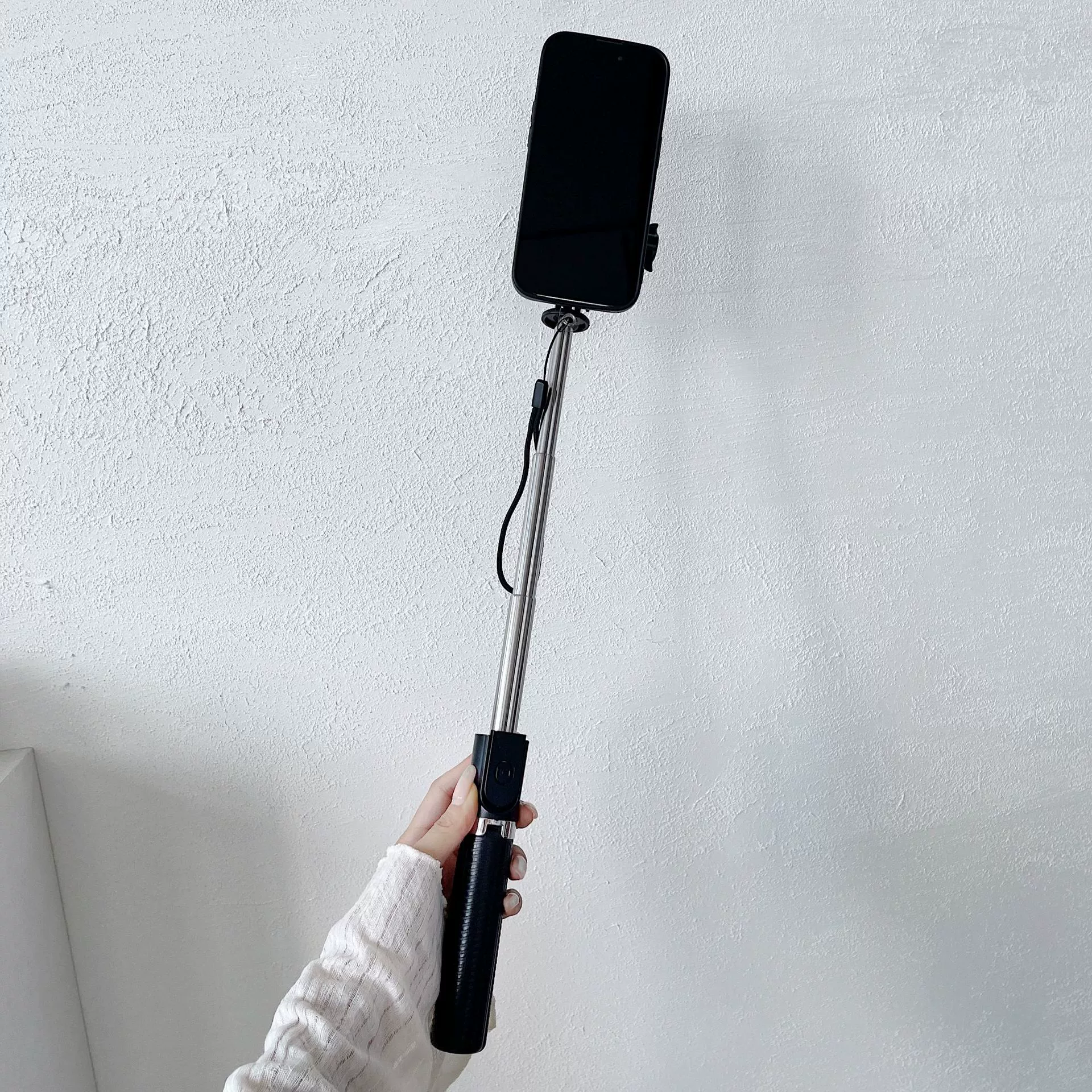 MagSafe Powerful Magnetic Selfie Stick Mobile Tripod Live Bluetooth Remote Control Selfie Stick Foreign Trade