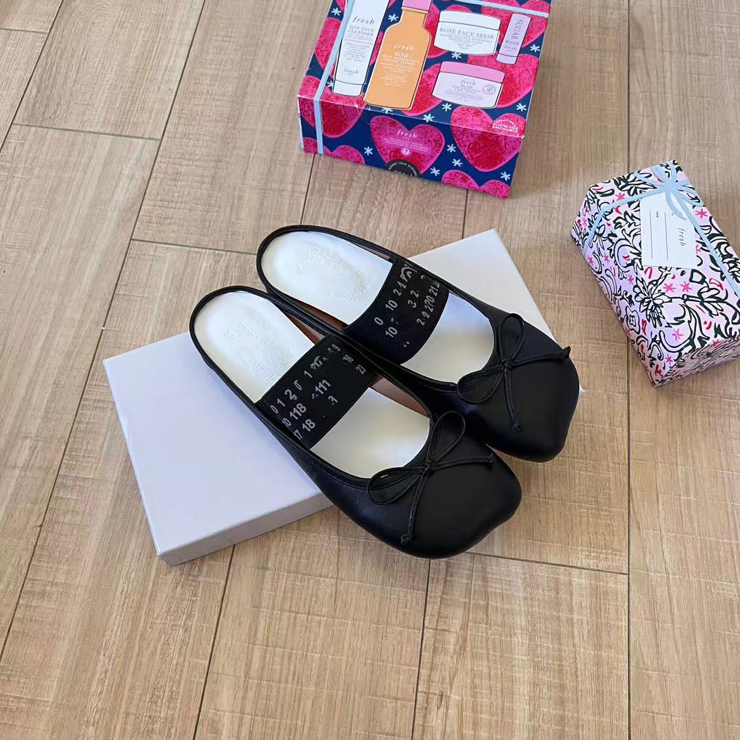 검은색 반 트레일러