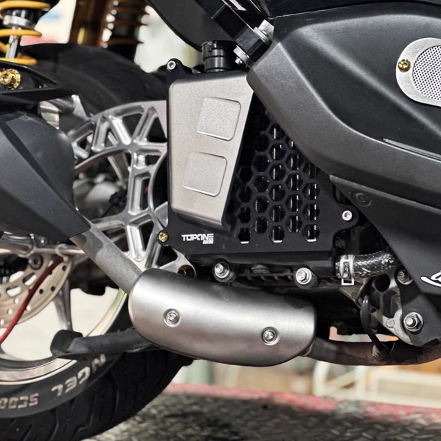Motorcycle and Motorcycle Modified Accessories Exhaust Pipe Anti-scalding Cover Protective Cover Heat Insulation Board Shielding Cover Protective Shell Universal