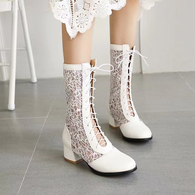 40-43 국경 간 플러스 사이즈 봄 및 여름 할로우 여성용 부츠 두꺼운 힐 레이스 업 쇼트 부츠 Martins 하이 탑 쿨 부츠 H631