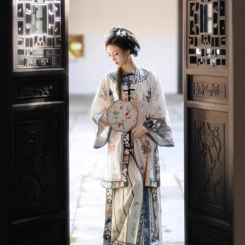 Qing Han Women's Hanfu 2024 New Autumn New Chinese Retro Improved Daily Chinese Style Ancient Dress Horse Face Skirt suit Qing Han Women's Hanfu 2024 New Autumn New Chinese Retro Improved Daily Chinese Style Ancient Dress Horse Face Skirt suit